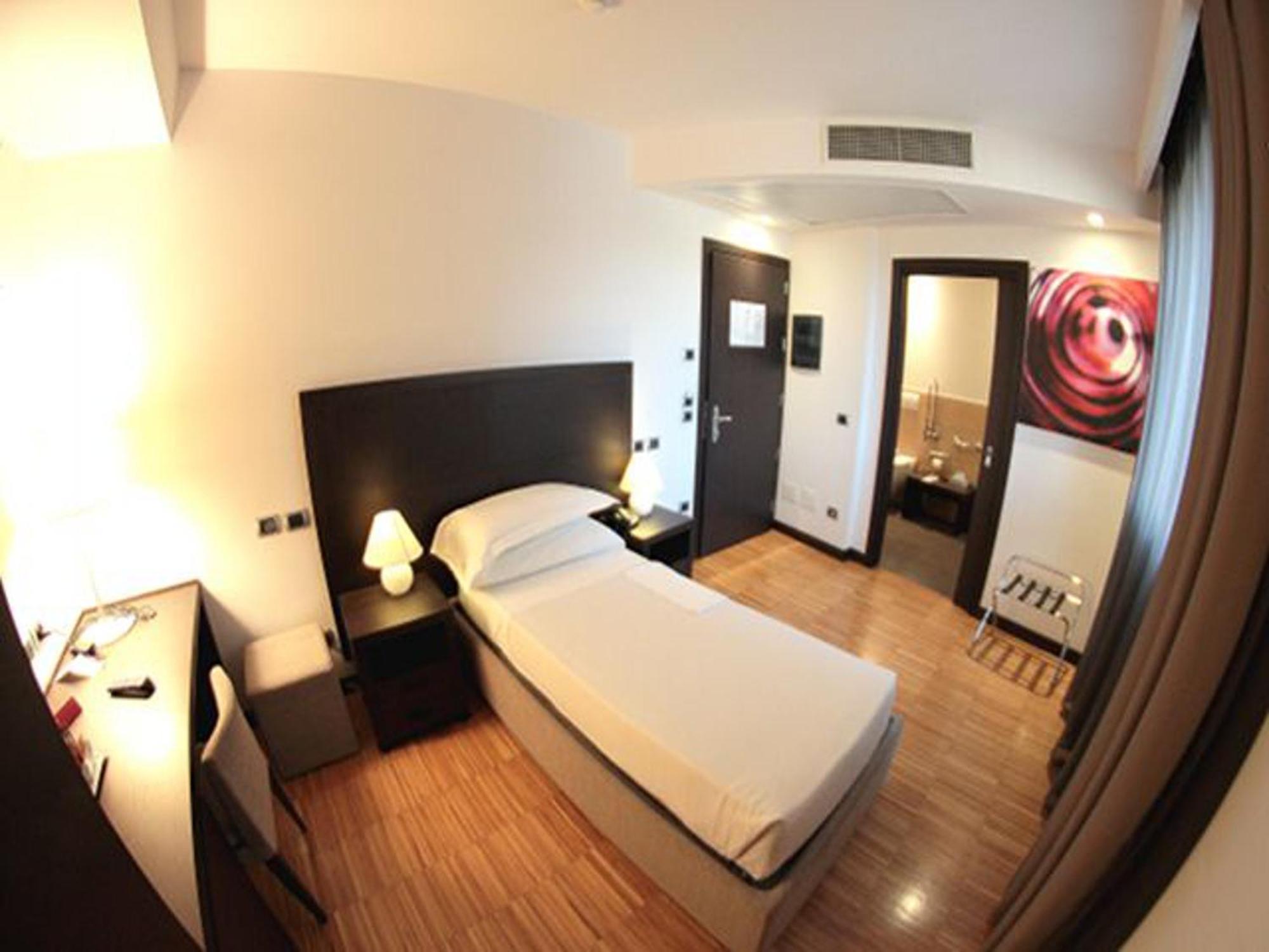 Postumia Hotel Design Oderzo Zimmer foto